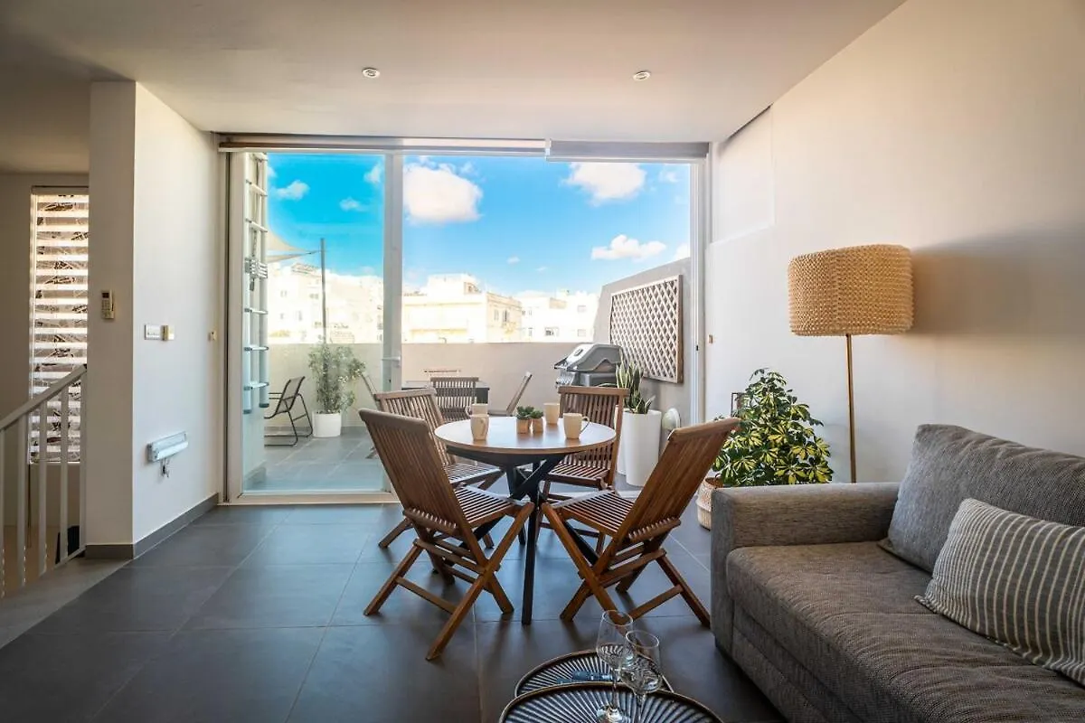 Charming 3 Story Maltese House With Terrace & Bbq Apartment Saint Julian's 0*,  Malta