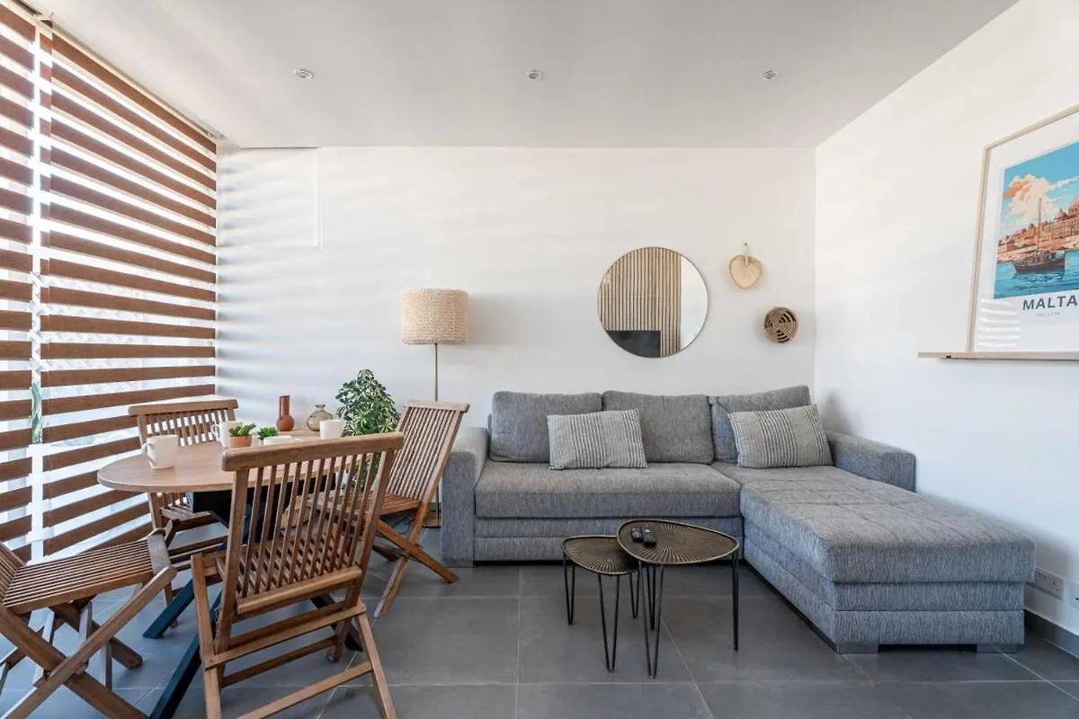 شقة Charming 3 Story Maltese House With Terrace & Bbq سانت جوليان